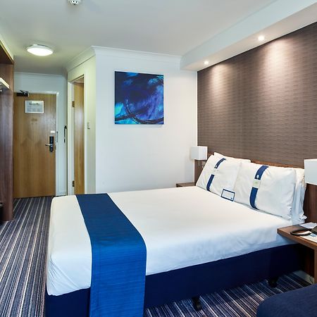Holiday Inn Express Glenrothes By Ihg Exterior photo