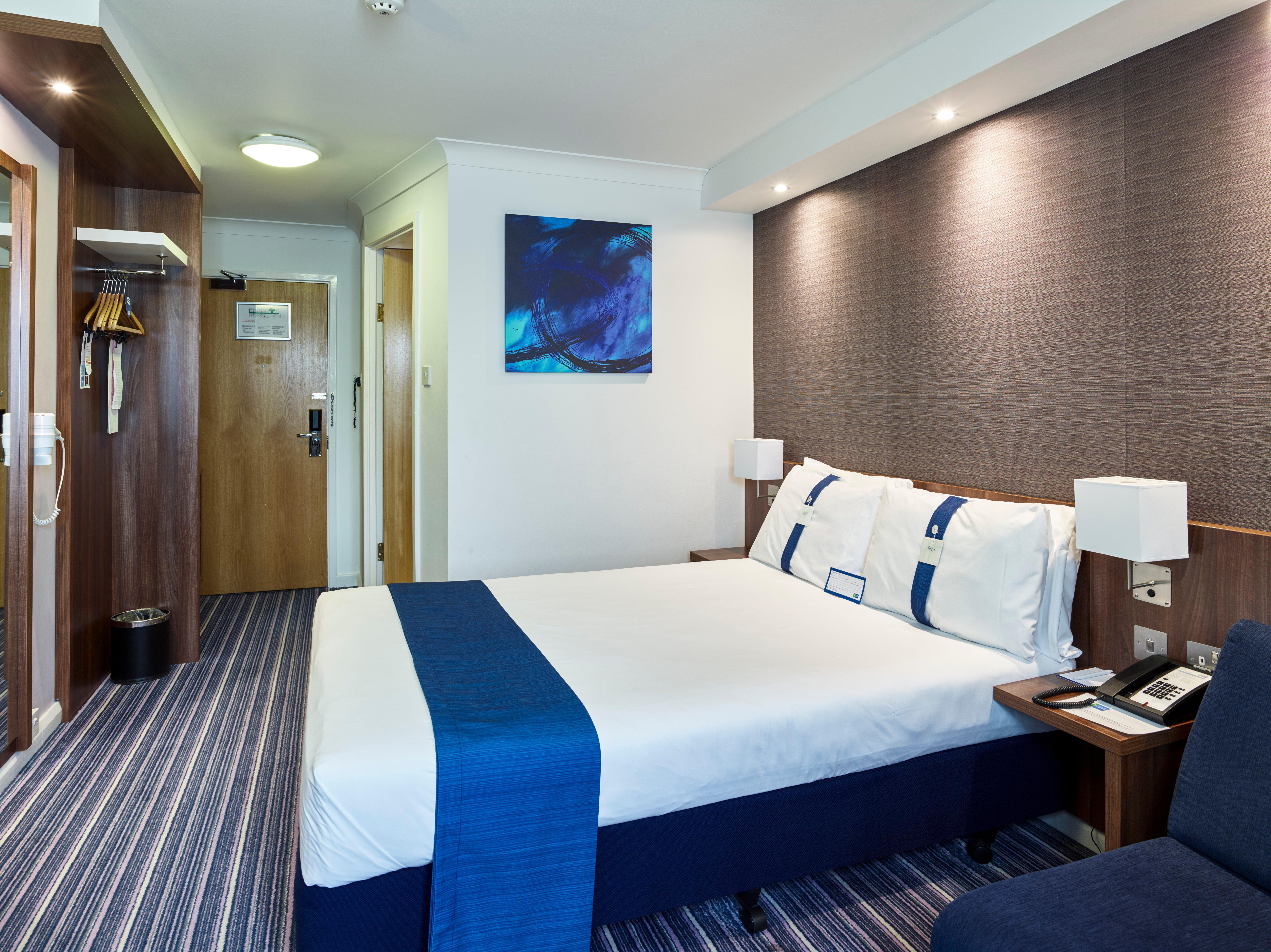Holiday Inn Express Glenrothes By Ihg Exterior photo