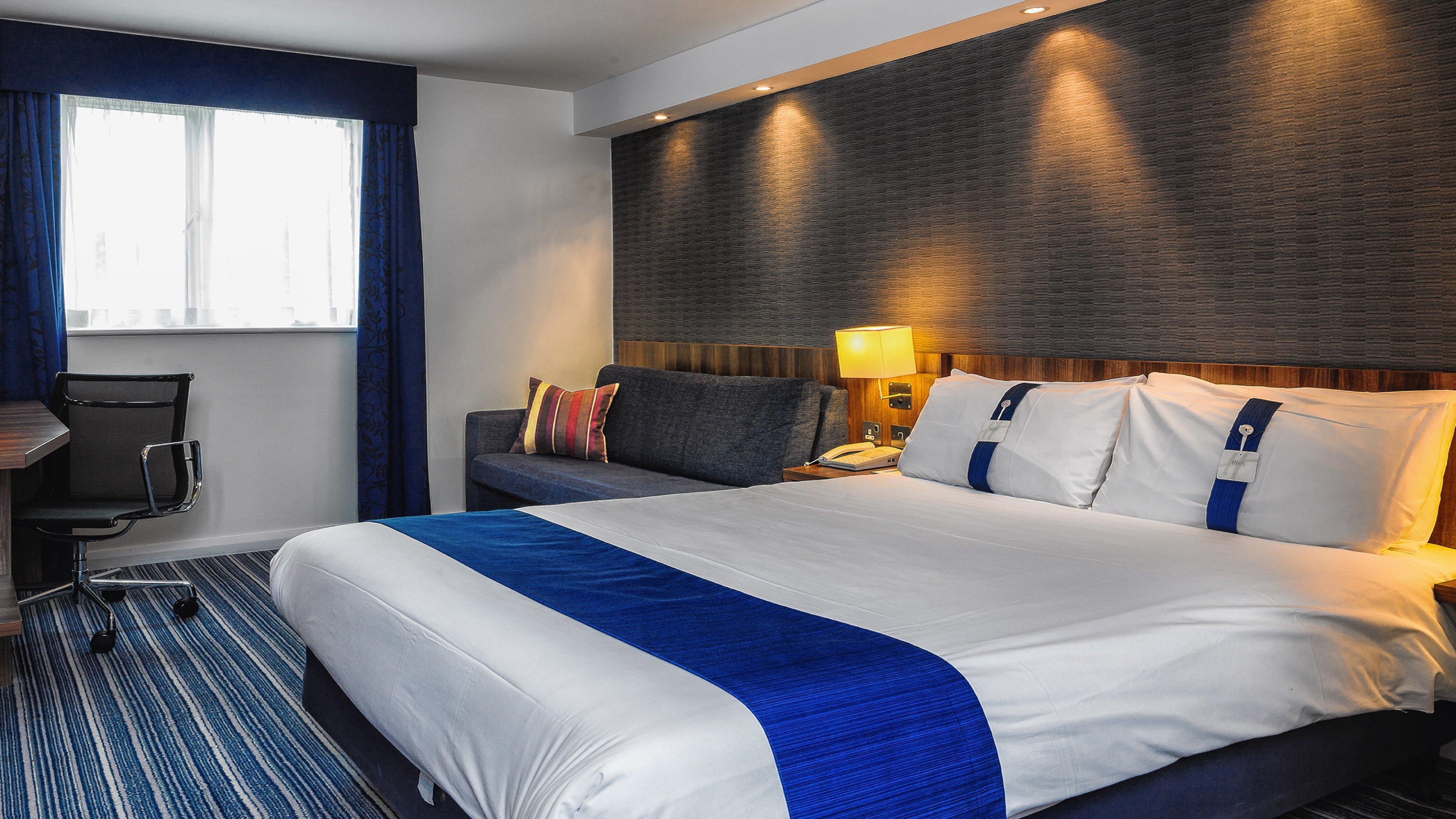 Holiday Inn Express Glenrothes By Ihg Exterior photo