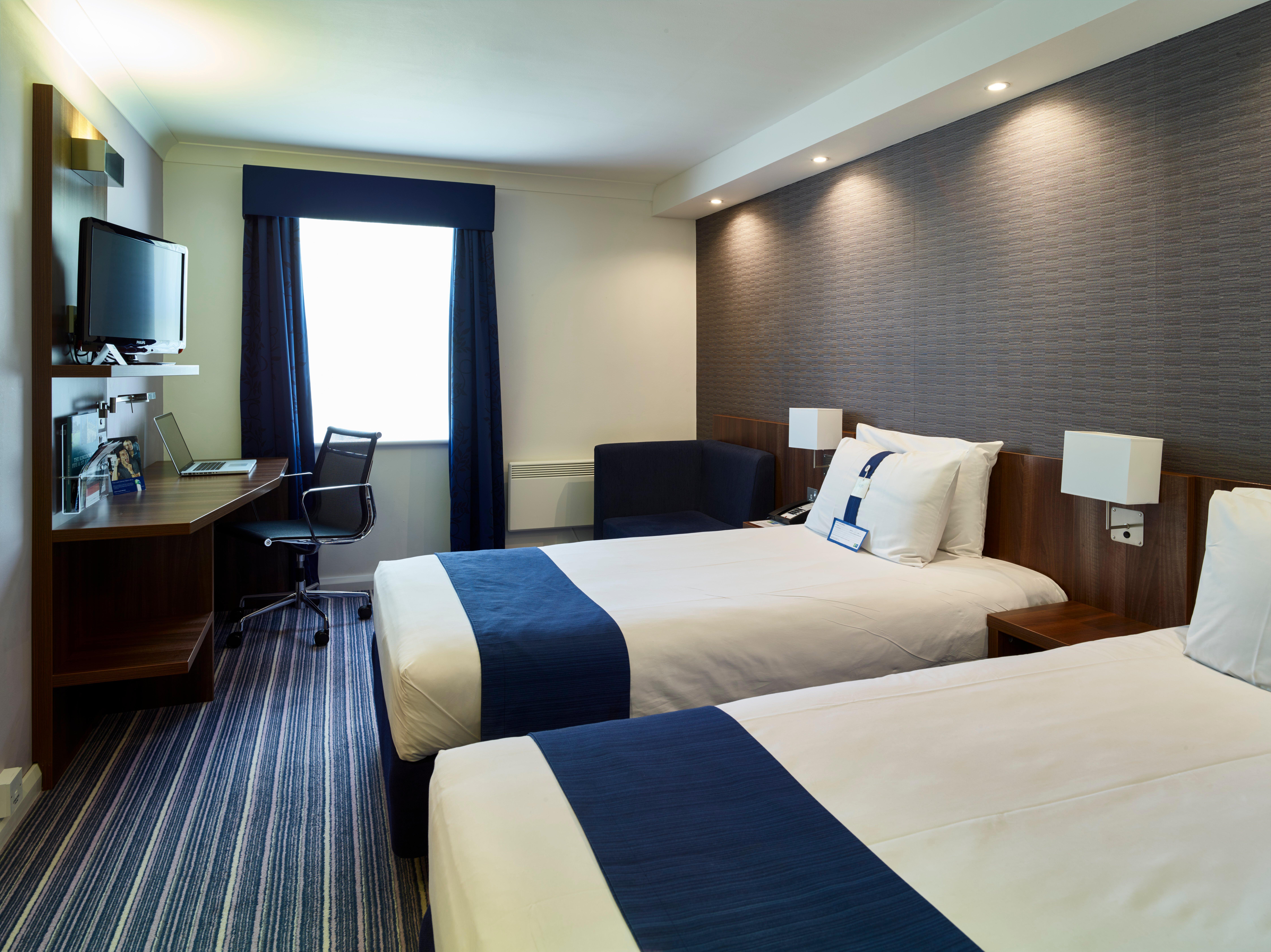 Holiday Inn Express Glenrothes By Ihg Exterior photo