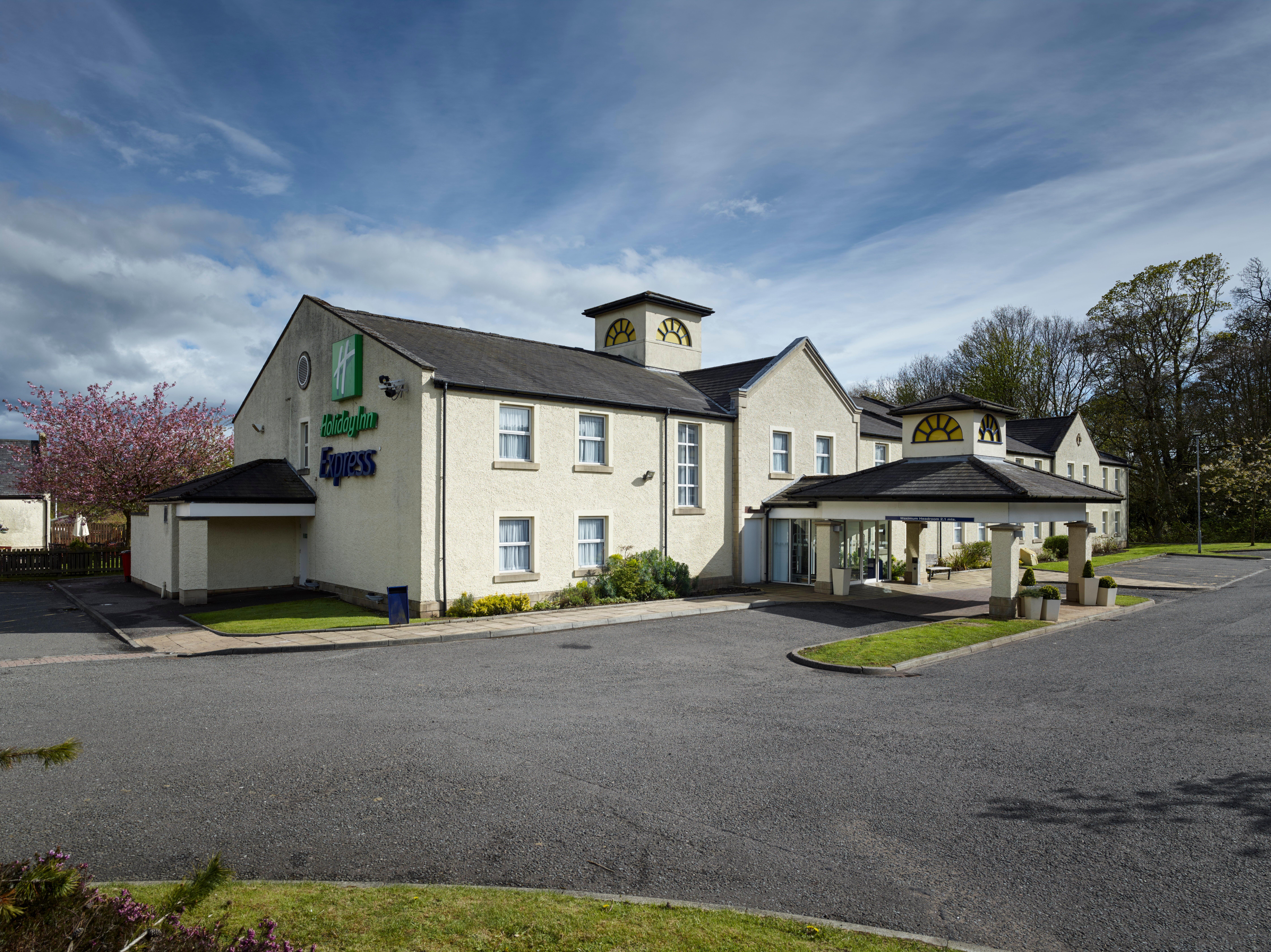 Holiday Inn Express Glenrothes By Ihg Exterior photo