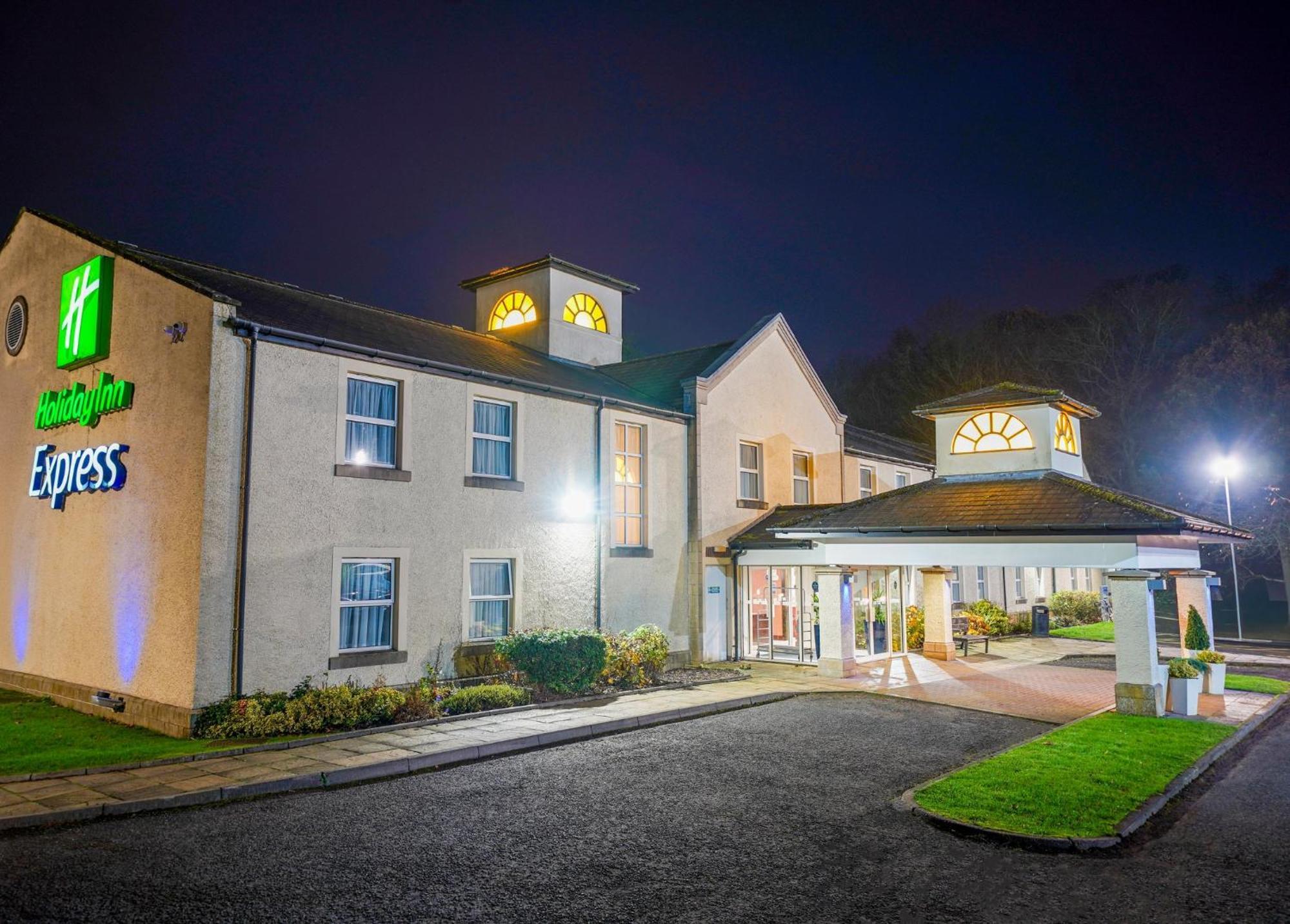 Holiday Inn Express Glenrothes By Ihg Exterior photo